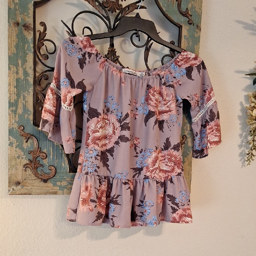 🔥 3 for $25 SALE Liberty Love Floral Off-Shoulder Blouse - Pink/ Blue. Size XS